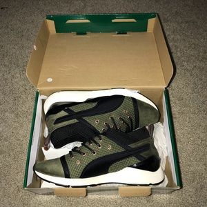 PUMA Pearl VR Women Sportstyle Shoes